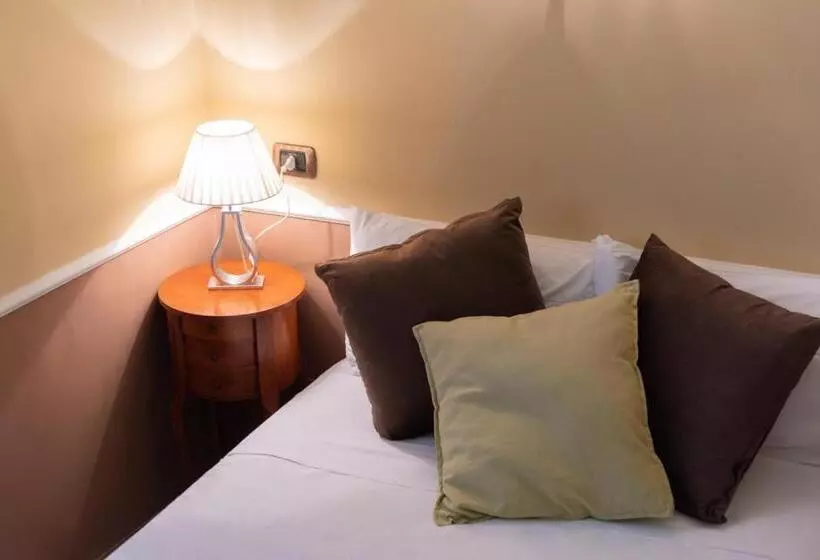 Fotos del hotel Suite Esedra:  7