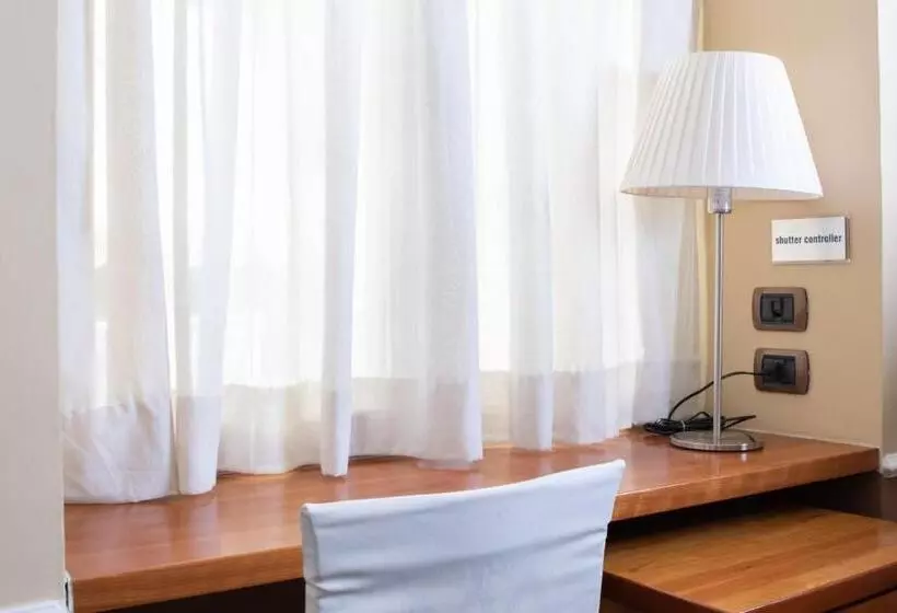 Fotos del hotel Suite Esedra:  25