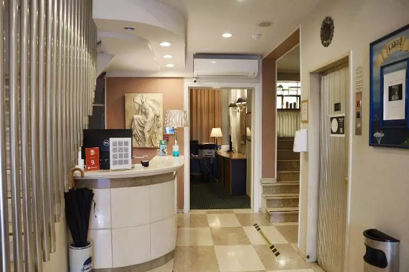 Fotos del hotel Adrian:  2