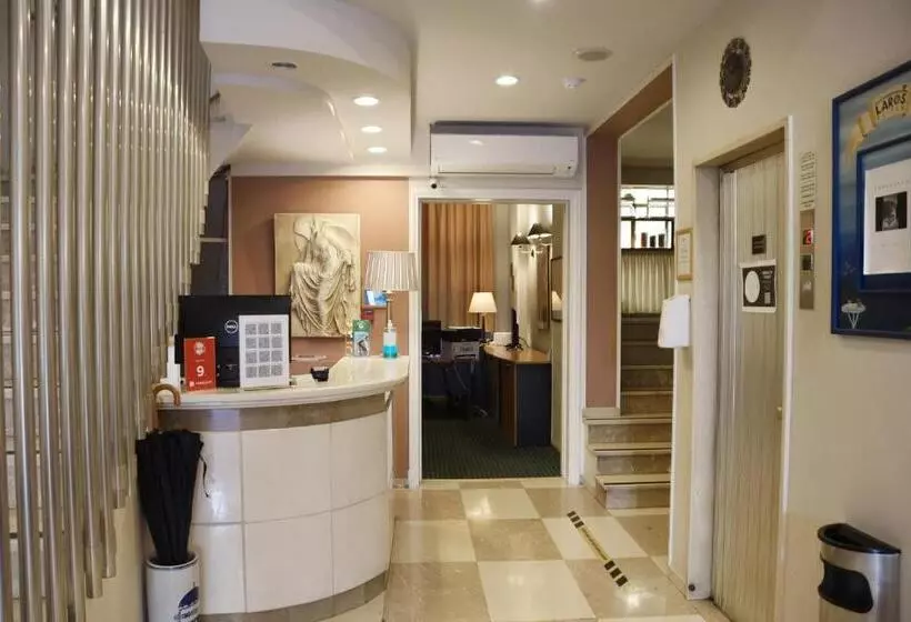 Fotos del hotel Adrian:  6