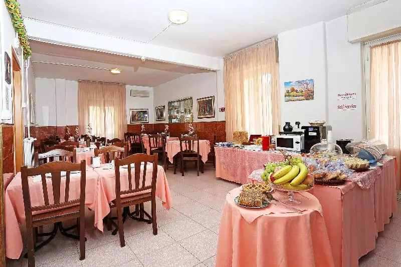 Fotos del hotel Albergo Athena:  17