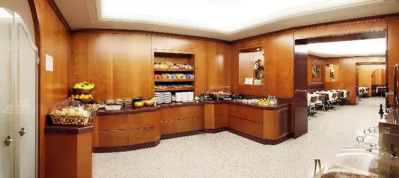 Fotos del hotel Albergo Santa Chiara:  2