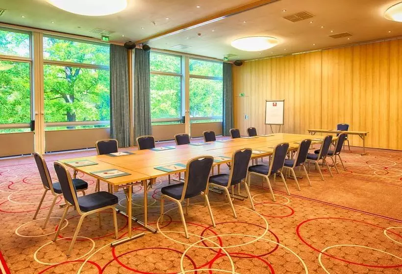 Fotos del hotel Leonardo Royal  Köln  Am Stadtwald:  8