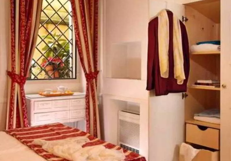 Fotos del hotel Modigliani:  8