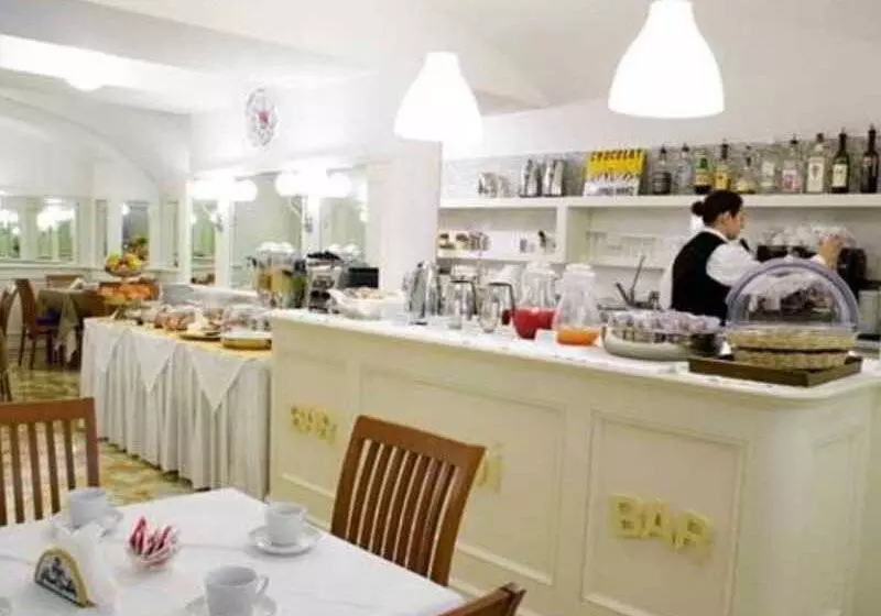 Fotos del hotel Modigliani:  3