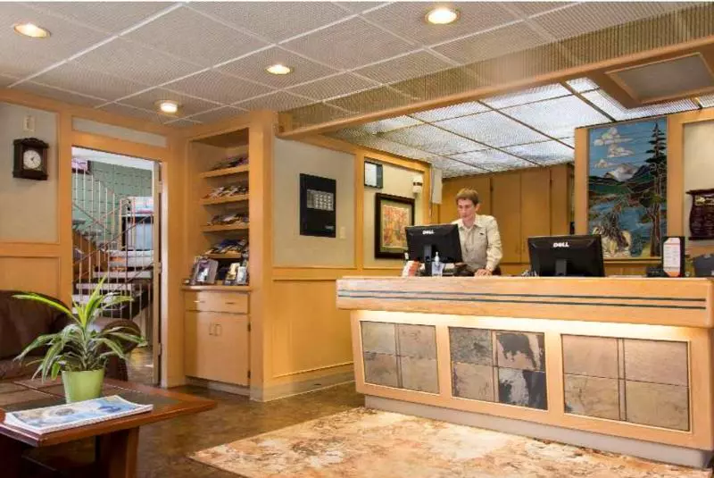 Fotos del hotel Maligne Lodge:  2