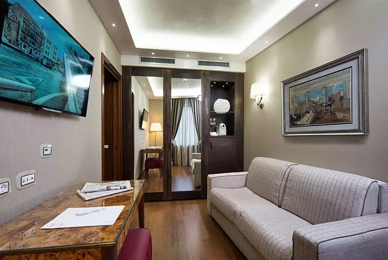 Fotos del hotel Santa Chiara:  2