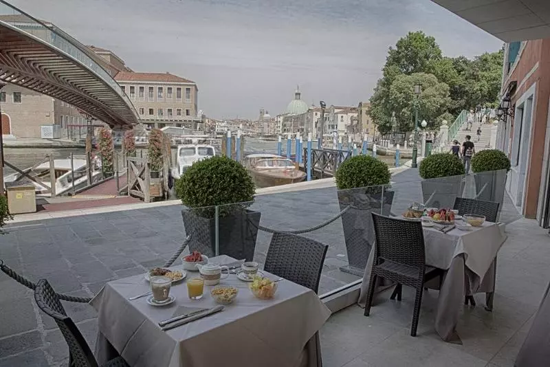 Fotos del hotel Santa Chiara:  13