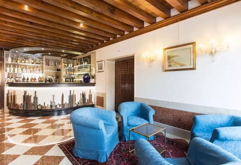 Fotos del hotel Santa Chiara:  40