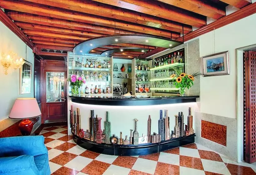 Fotos del hotel Santa Chiara:  32