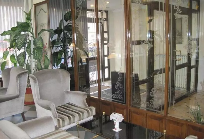 Fotos del hotel Avlonya:  25