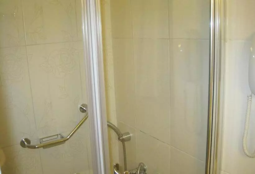 Fotos del hotel Avlonya:  18