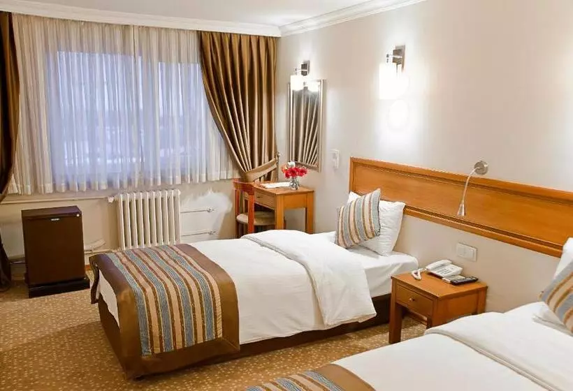 Fotos del hotel Avlonya:  14