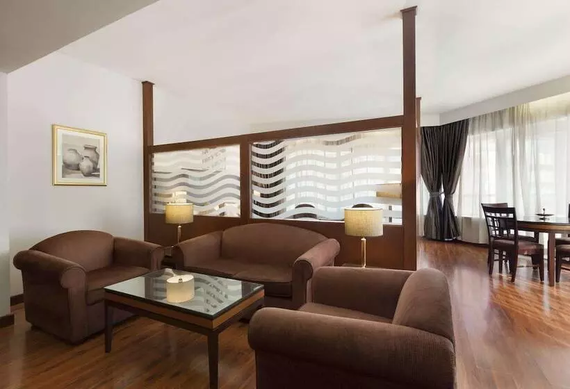 Fotos del hotel Howard Johnson By Wyndham Bur Dubai:  73