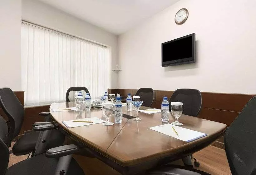 Fotos del hotel Howard Johnson By Wyndham Bur Dubai:  8