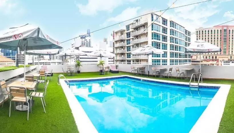 Fotos del hotel Aparthotel Sevilla Suites:  2