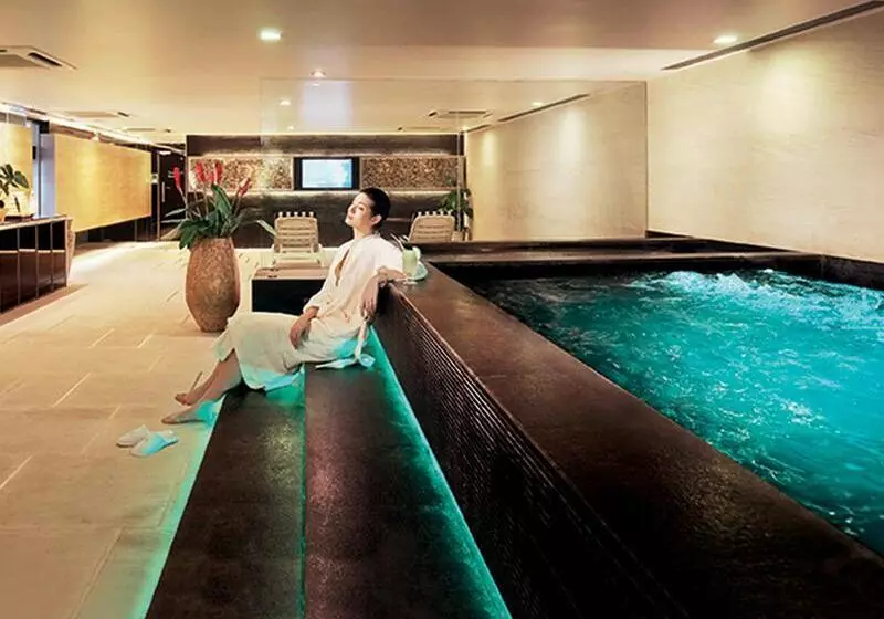 Fotos del hotel Hotel on the Park:  2