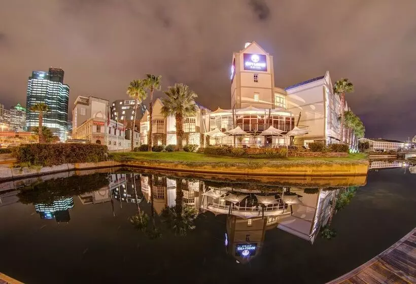 Fotos del hotel City Lodge Hotel V&a Waterfront:  8