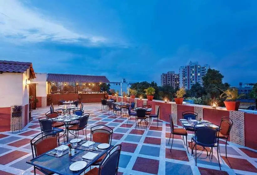 Fotos del hotel La Place Sarovar Portico:  6