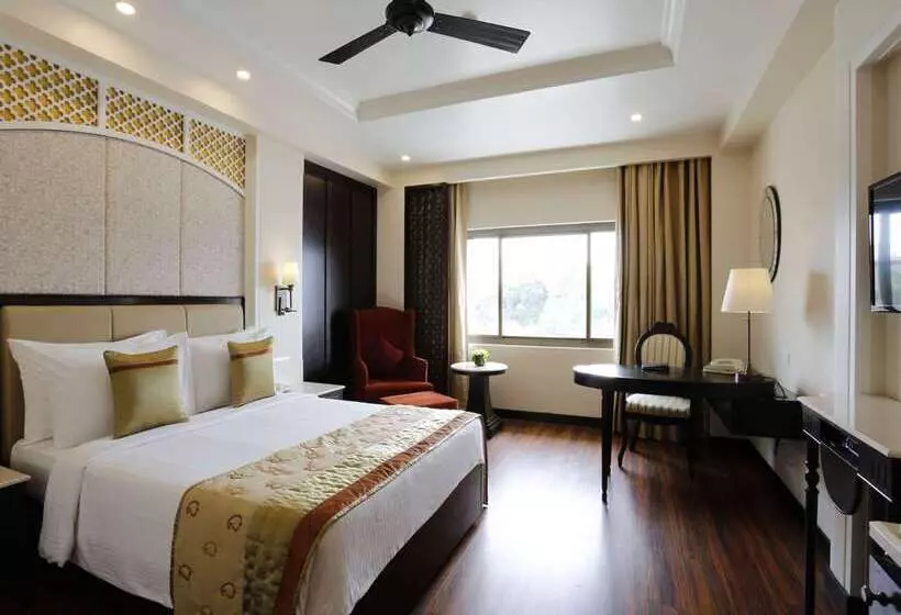 Fotos del hotel La Place Sarovar Portico:  19