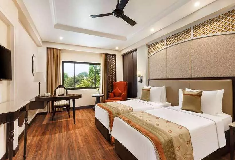 Fotos del hotel La Place Sarovar Portico:  23