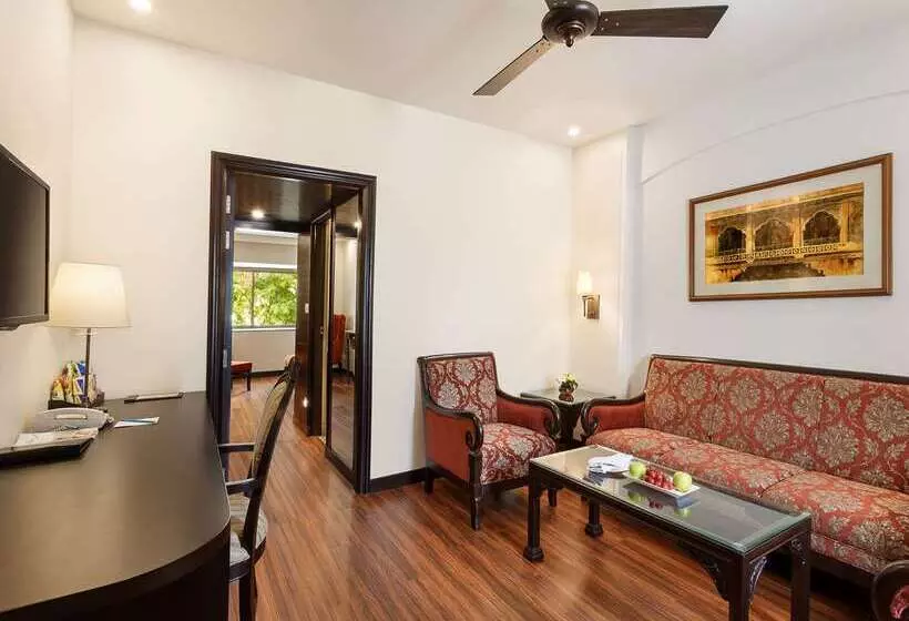 Fotos del hotel La Place Sarovar Portico:  25