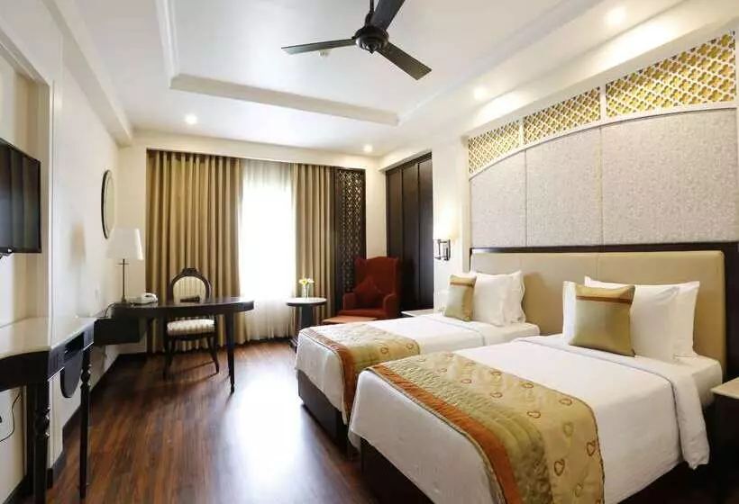 Fotos del hotel La Place Sarovar Portico:  9