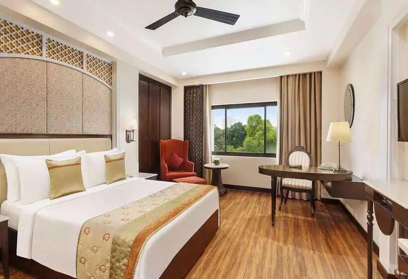 Fotos del hotel La Place Sarovar Portico:  24