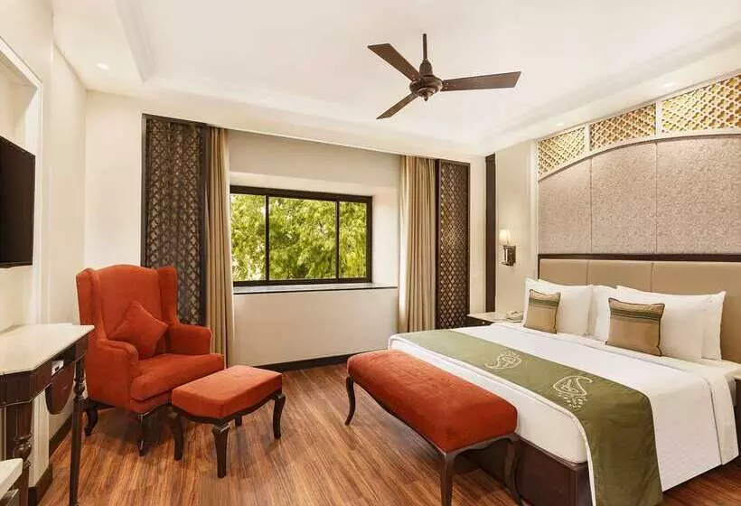 Fotos del hotel La Place Sarovar Portico:  2