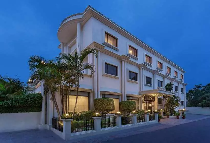 Fotos del hotel La Place Sarovar Portico:  8