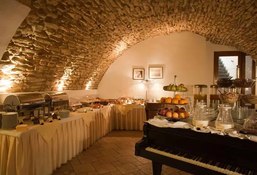 Fotos del hotel Leonardo Prague:  6