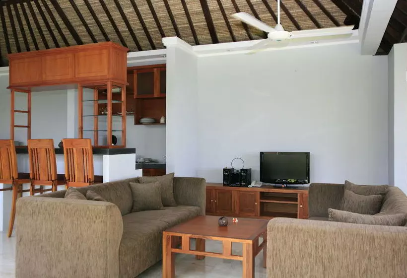 Fotos del hotel Sekar Nusa Resort:  2