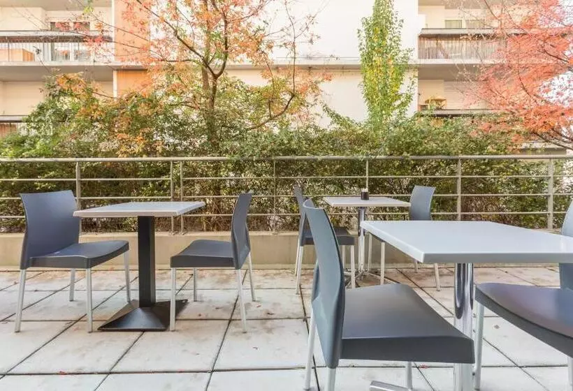 Fotos del hotel City Résidence Bordeaux Centre:  4