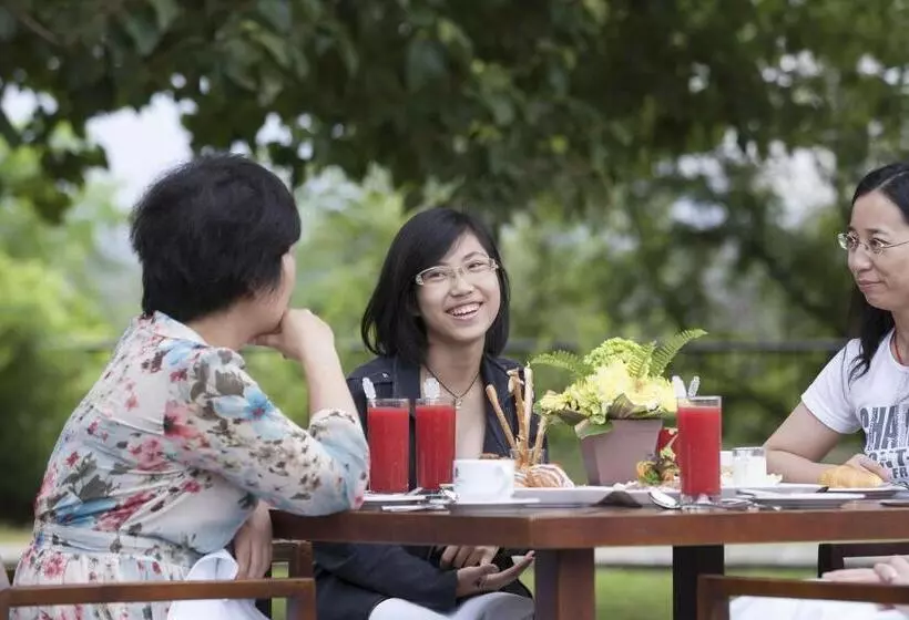 Fotos del hotel Earl'S Regency:  13