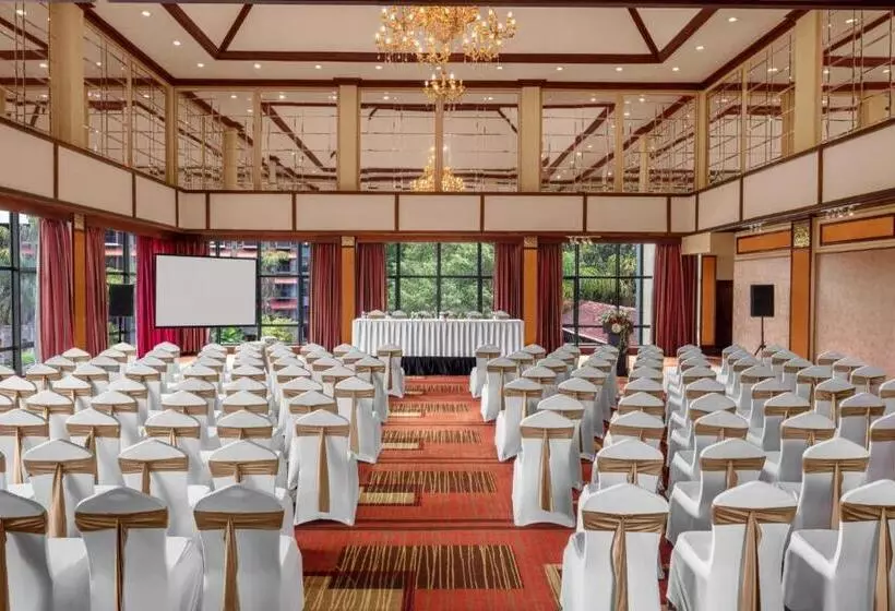 Fotos del hotel Earl'S Regency:  7