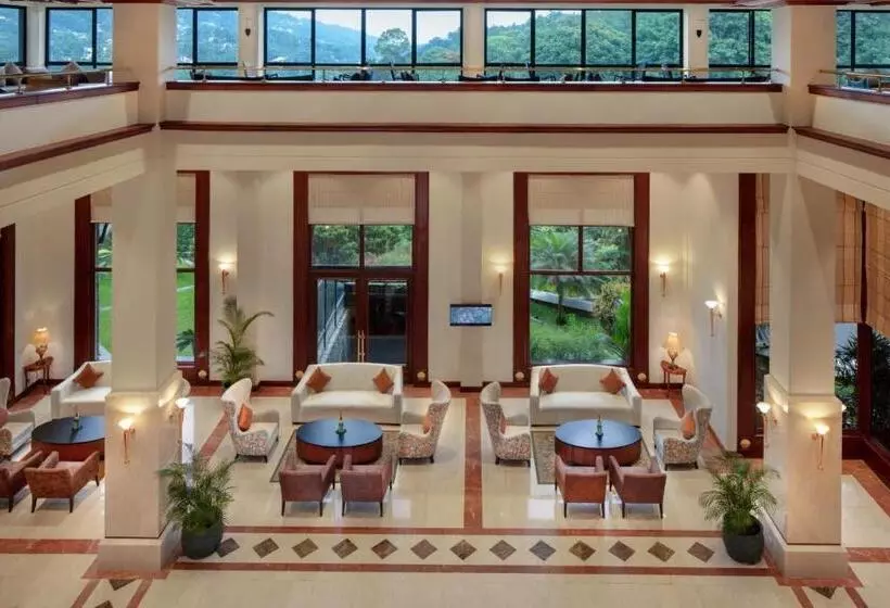 Fotos del hotel Earl'S Regency:  2