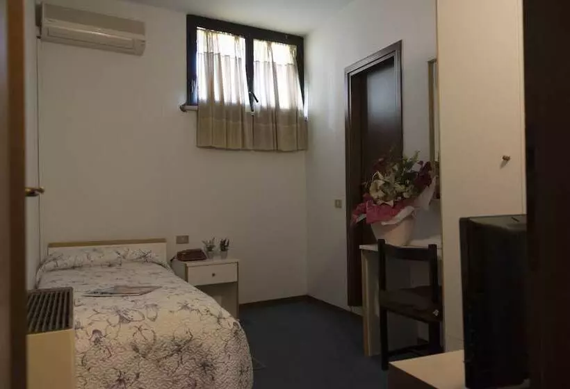 Fotos del hotel Primavera:  12