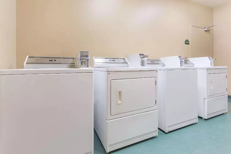 Fotos del hotel Wingate By Wyndham Calgary South:  9