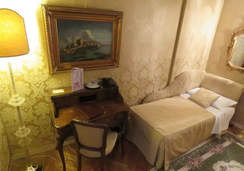 Antico Doge  A Member Of Elizabeth  Group