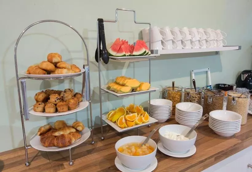 Fotos del hotel Coral Tree Inn:  2