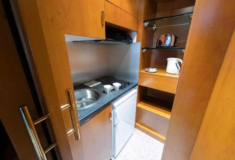 Fotos del hotel Goldstar Apartments & Suites:  10