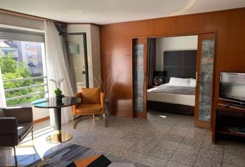 Fotos del hotel Goldstar Apartments & Suites:  21