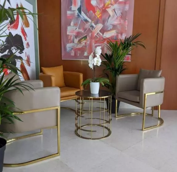 Fotos del hotel Goldstar Apartments & Suites:  14