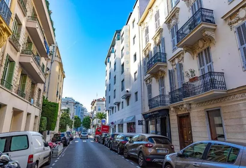 Fotos del hotel Goldstar Apartments & Suites:  22