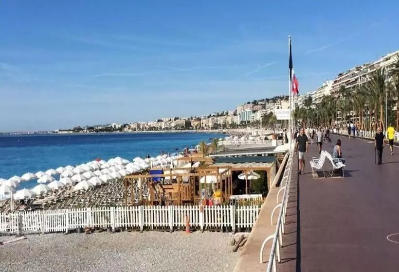 Fotos del hotel Goldstar Apartments & Suites:  12