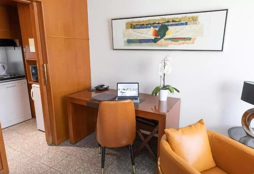 Fotos del hotel Goldstar Apartments & Suites:  25