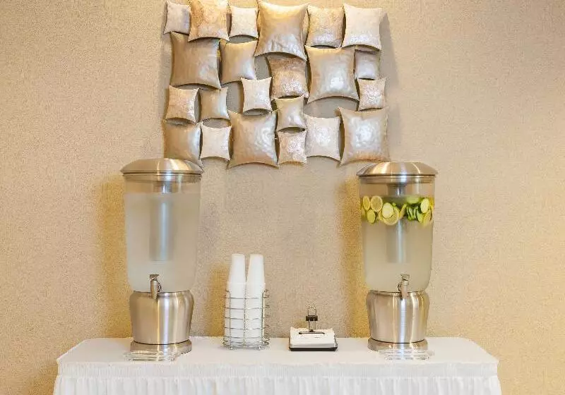 Fotos del hotel The Mediterranean Inn:  2