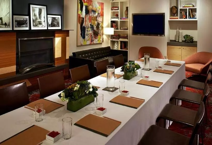 Fotos del hotel Fifty Hotel & Suites By Affinia:  5