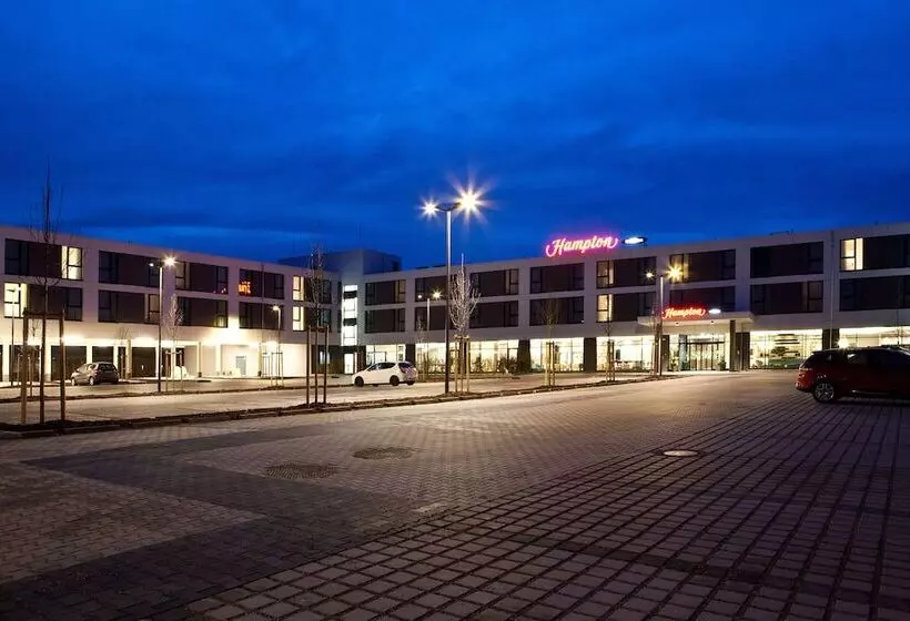 Fotos del hotel Hampton By Hilton Munich Airport South:  7