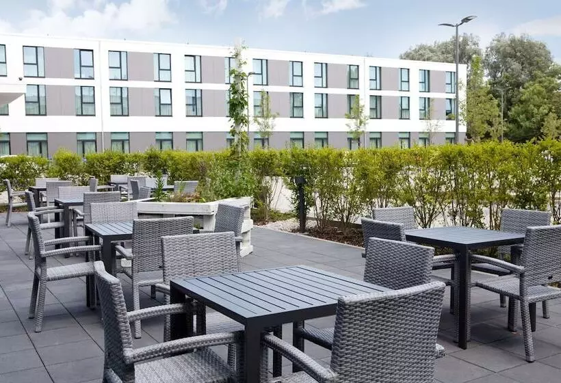 Hampton By Hilton Munich Airport South